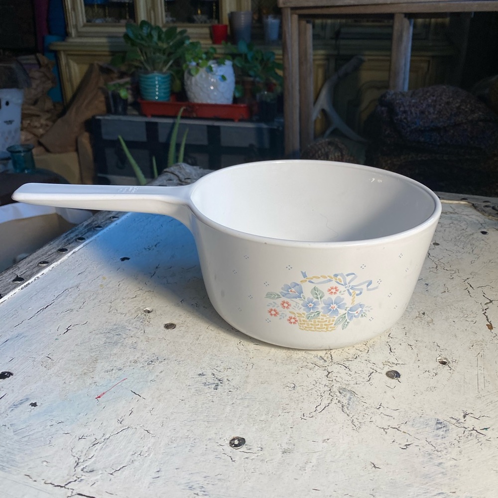 Corning Ware Country Cornflower 1.5 Quart/ liter Sauce Pan